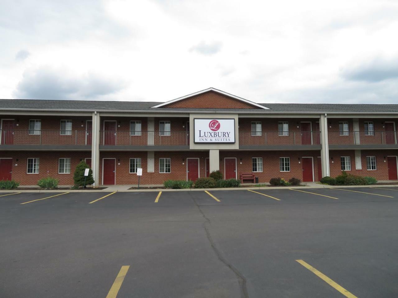 Luxbury Inn & Suites Maryville Exterior photo